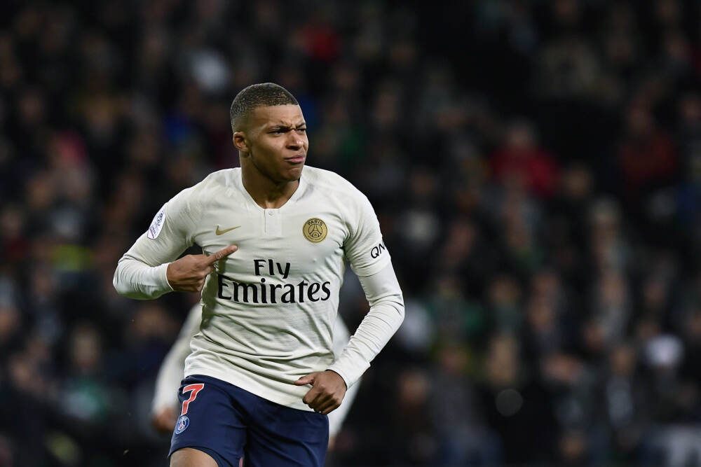 中国“工业重器”再突破：世界最大蒙皮拉伸机叩开高端制造新大门